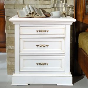 Comodino classico in legno tre cassetti in laccato bianco patinato
