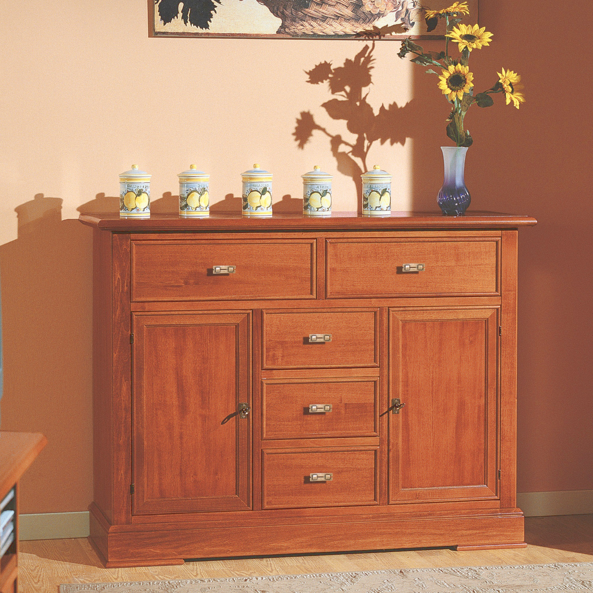 credenza classica in legno due porte ciliegio