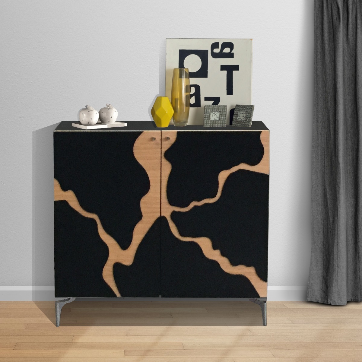 credenza moderna contemporanea due ante laccata nera con porte legno naturale e piedini metallo