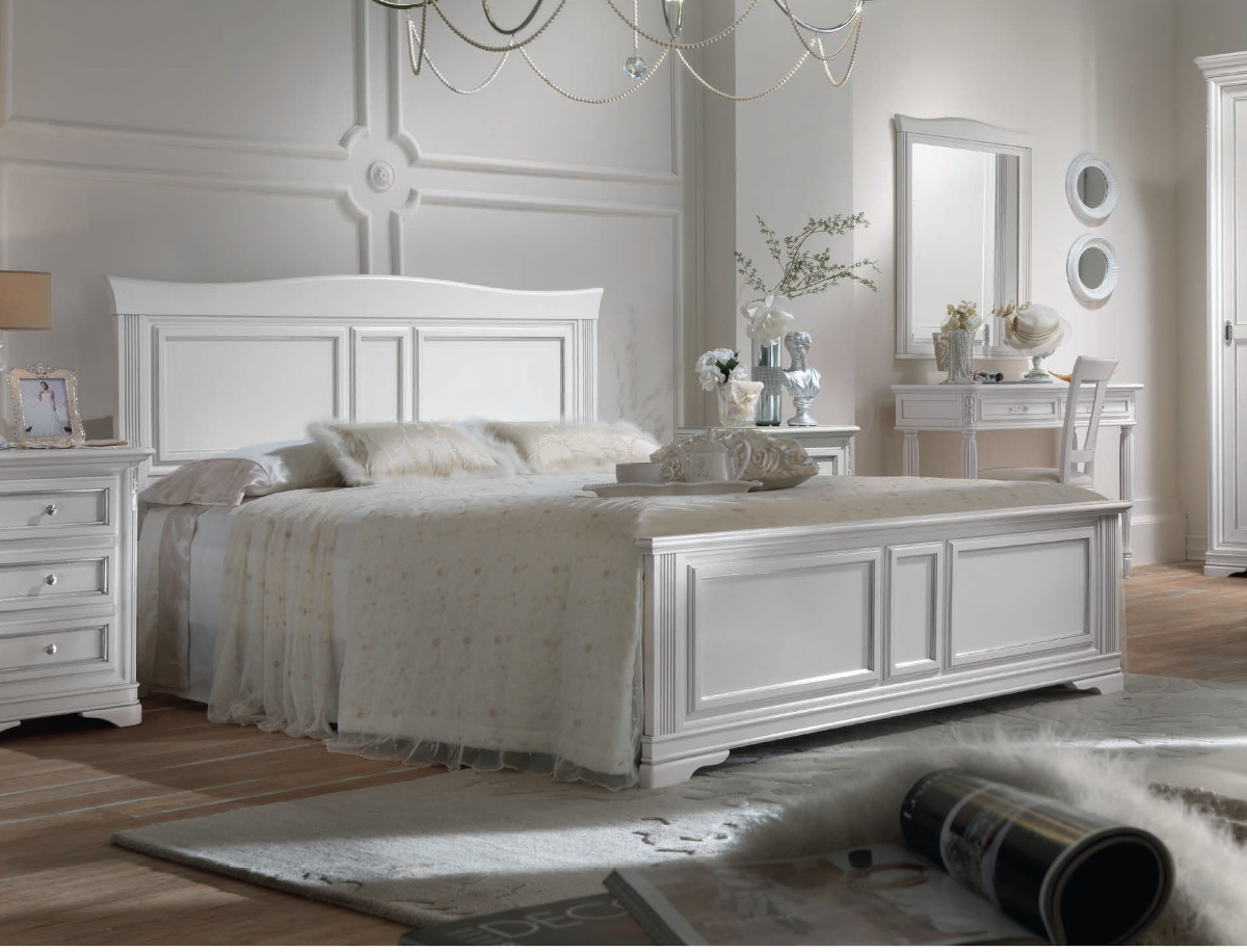 Letto matrimoniale classico in legno laccato bianco