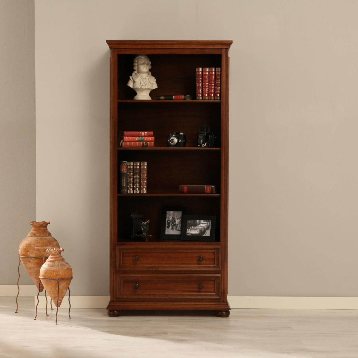 Libreria media classica artigianale in legno noce