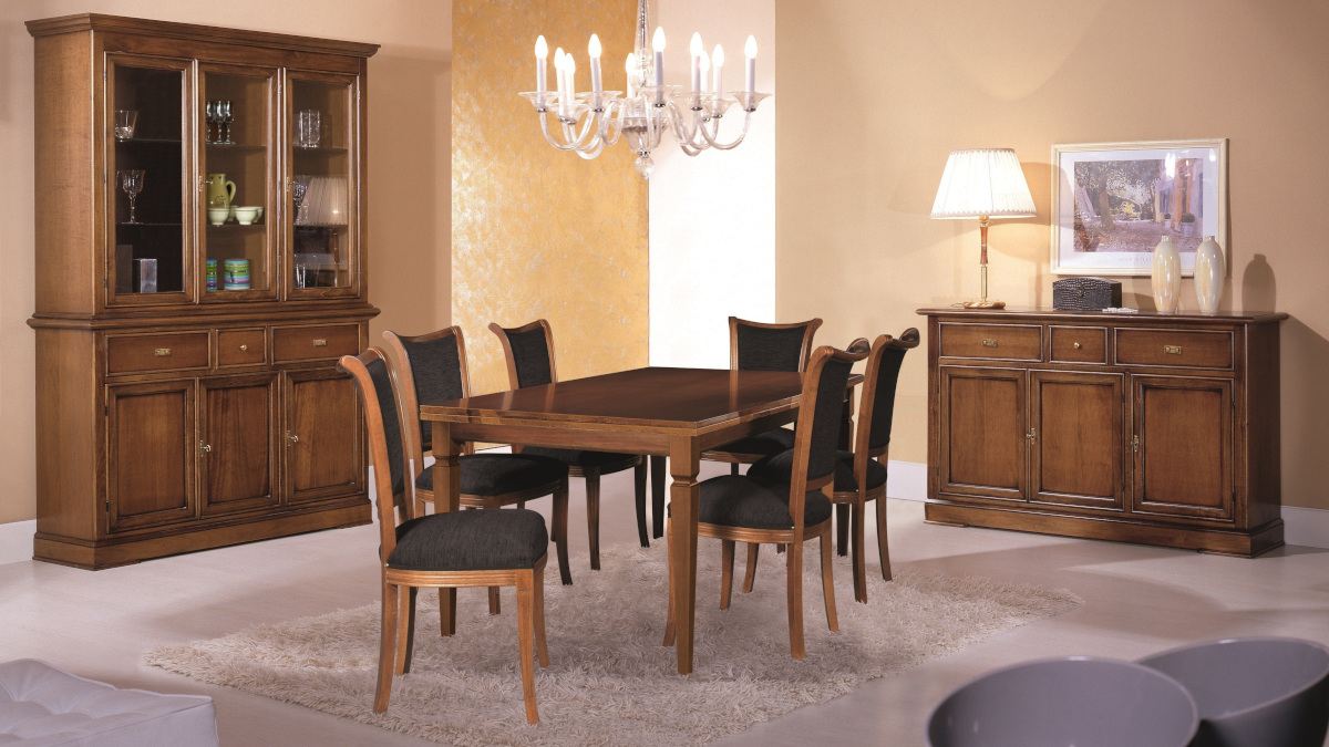 sala da pranzo in legno colo noce cristalliera credenza tavolo sedie